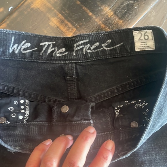 We The Free Distressed Jean Shorts - Picture 3 of 5